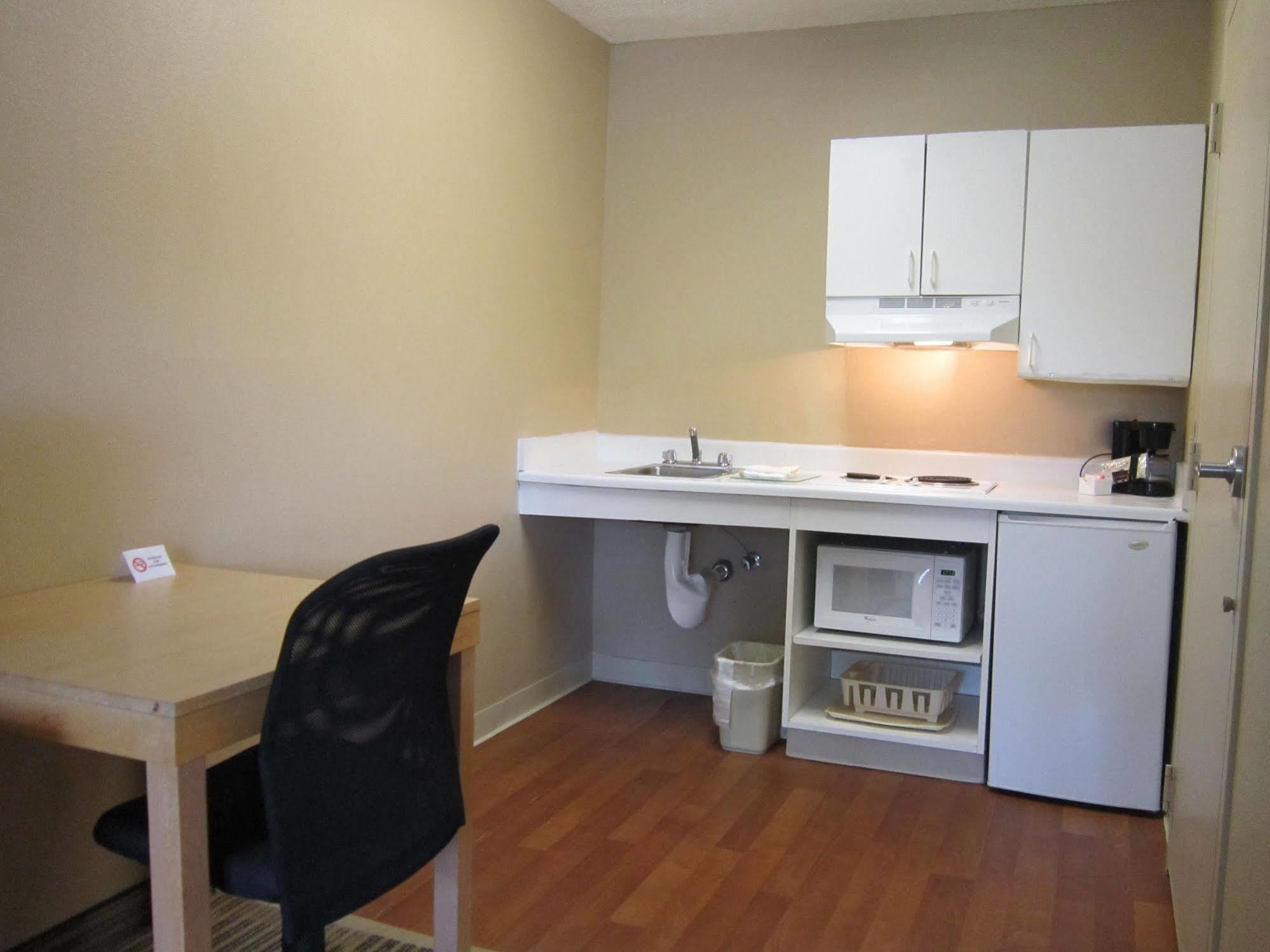 Hometowne Studios By Red Roof Orlando - Ucf Area Alafaya Ngoại thất bức ảnh